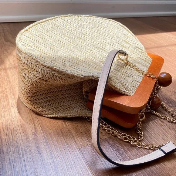 Purse; Tan, woven, Shoulder bag - Picture 8 of 9